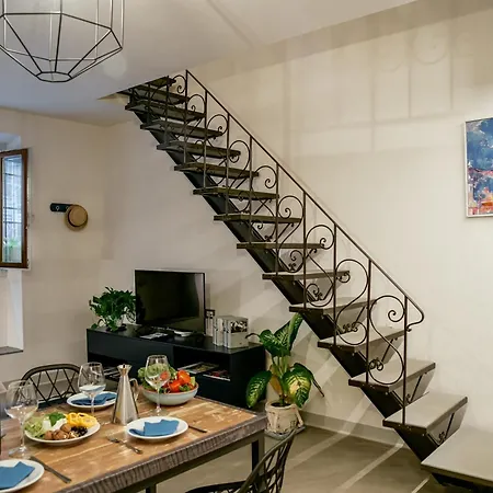 Casa S A F E R Florence